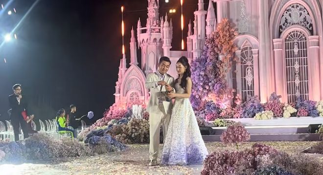 放福利700万300万晚宴婚礼策划太豪华开元棋牌app浩宇集团公子大婚！员工发(图3)